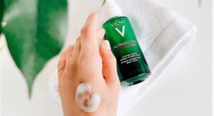 Vichy: la skincare dermocosmetica che rafforza e illumina la pelle